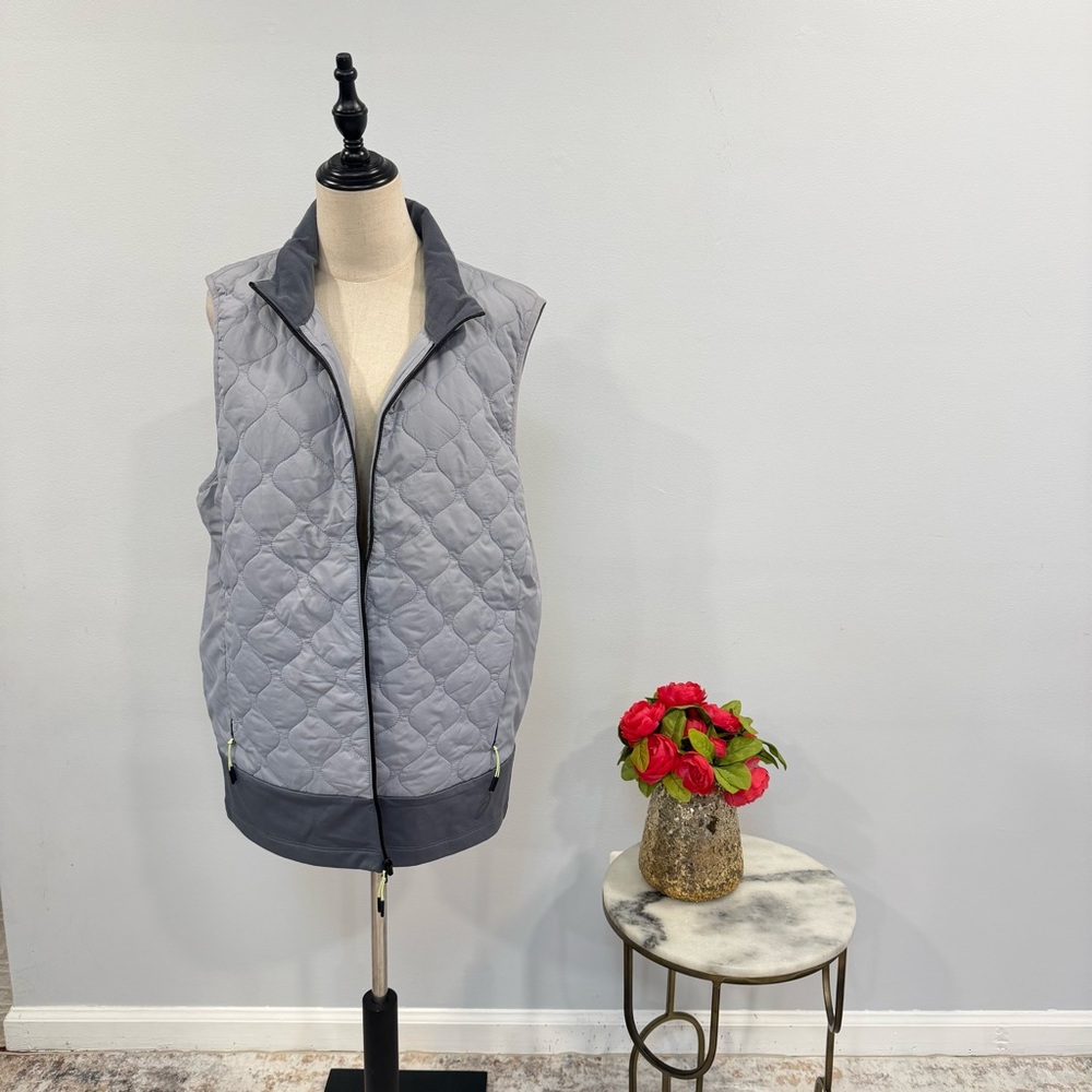 Aasics Contrasting Multi Gray Quilted Puffer Sleeveless Vest Size L - Reemoly